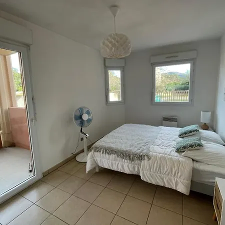 46m With Terrace - With Pool Apartman